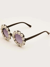Load image into Gallery viewer, PEARL DIVA SUNGLASSES (BLACK)
