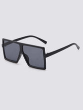Load image into Gallery viewer, WHO ME FLAT TOP SUNGLASSES (BLACK)
